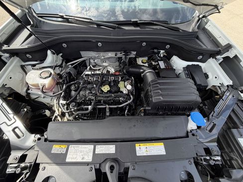 Used 2024 Volkswagen Atlas Cross Sport SE FWD image 22