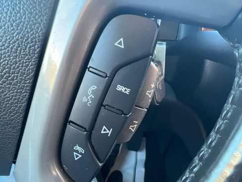 Used 2013 GMC Yukon XL SLT w/ SLT-2 Equipment Package AWD/4WD image 22