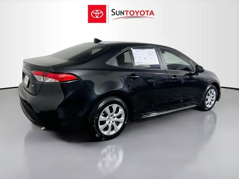 Used 2022 Toyota Corolla LE FWD image 4