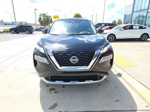 Used 2023 Nissan Rogue Platinum FWD image 9
