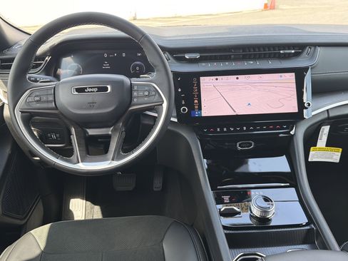 New 2026 Jeep Grand Cherokee Altitude AWD/4WD image 28