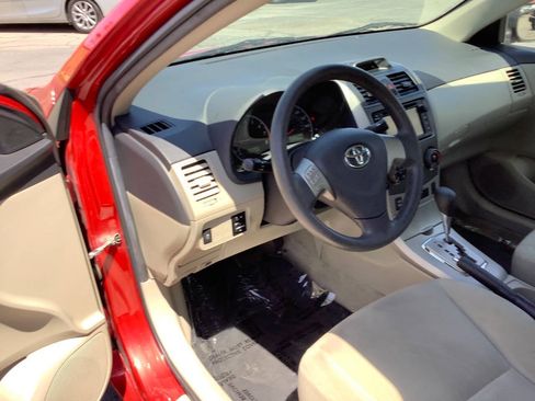 Used 2013 Toyota Corolla LE FWD image 25