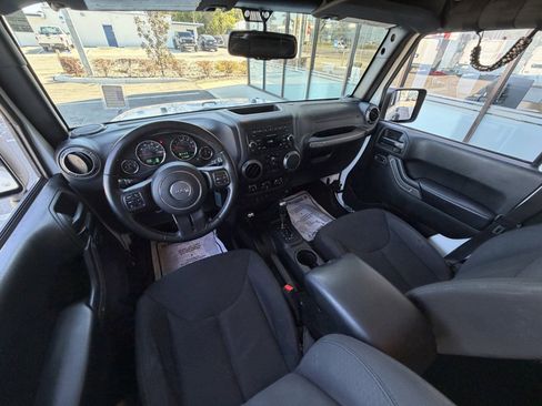 Used 2018 Jeep Wrangler Unlimited Sport S image 17