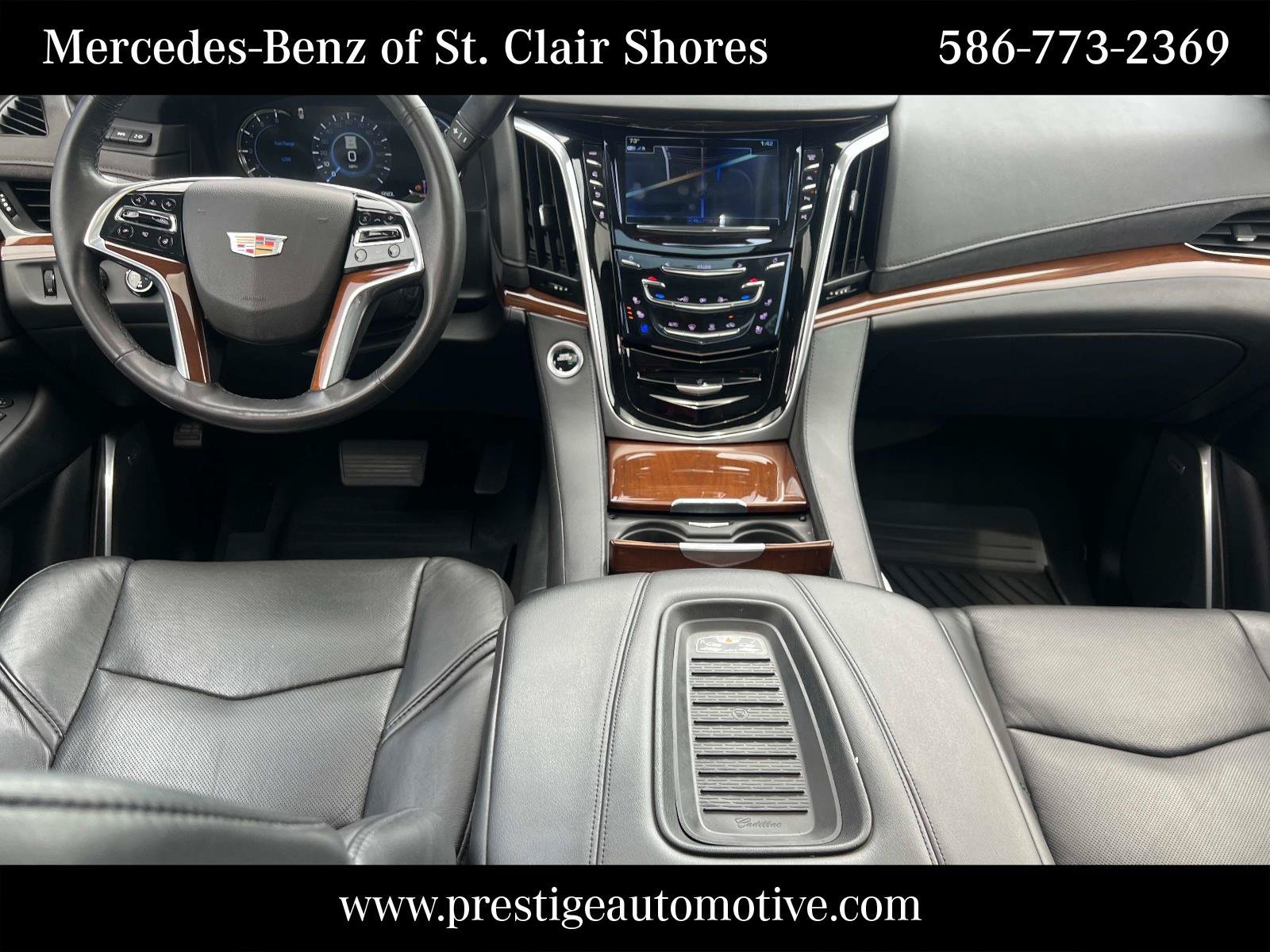 Used 2020 Cadillac Escalade ESV Luxury AWD/4WD image 18