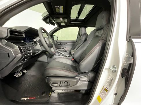 Used 2025 Toyota Tacoma TRD Pro AWD/4WD image 16