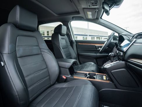 Used 2020 Honda CR-V Touring image 14