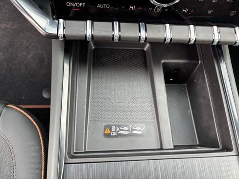 New 2026 GMC Acadia AT4 w/ Luxury Package image 17