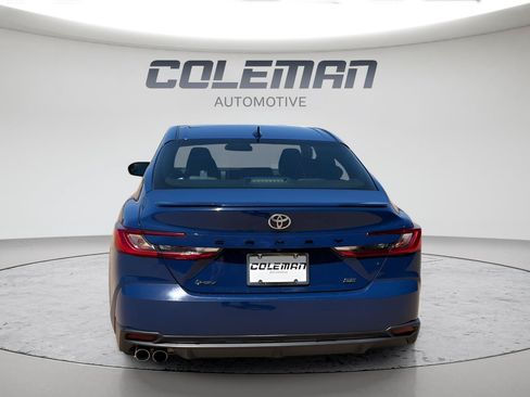 Used 2025 Toyota Camry SE FWD image 4