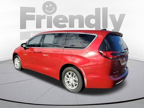New 2026 Chrysler Pacifica Select FWD image 3