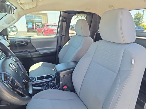 Used 2019 Toyota Tacoma SR AWD/4WD image 14
