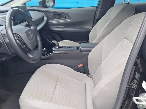 Used 2024 Toyota Prius LE FWD image 10
