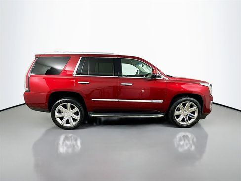 Used 2016 Cadillac Escalade Luxury image 9