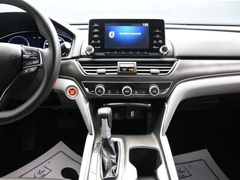 Used 2018 Honda Accord LX image 16