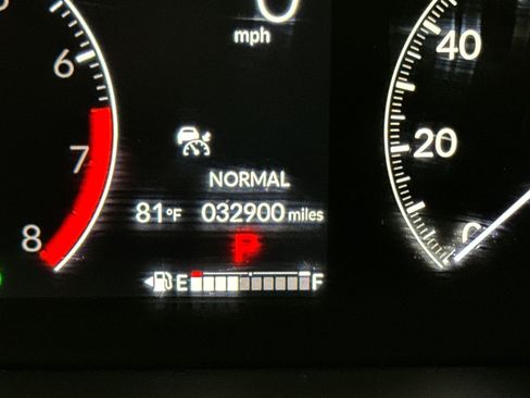 Used 2023 Honda Pilot TrailSport image 17