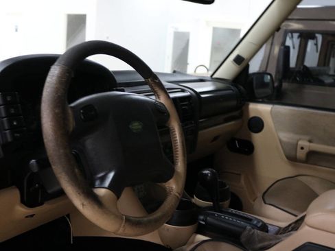 Used 2004 Land Rover Discovery HSE image 17