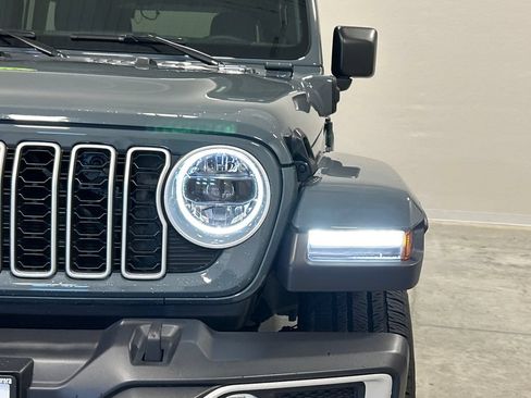 Certified 2025 Jeep Wrangler Unlimited Sahara AWD/4WD image 10