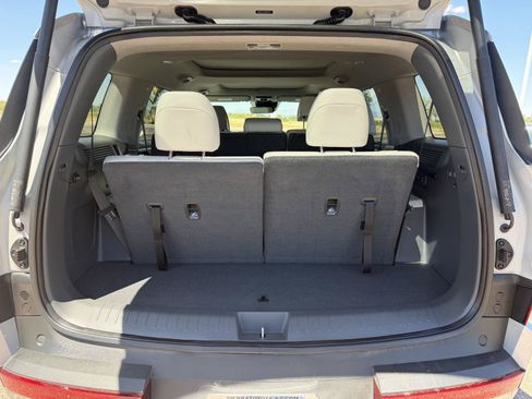 Used 2024 Hyundai Santa Fe Limited AWD/4WD image 5