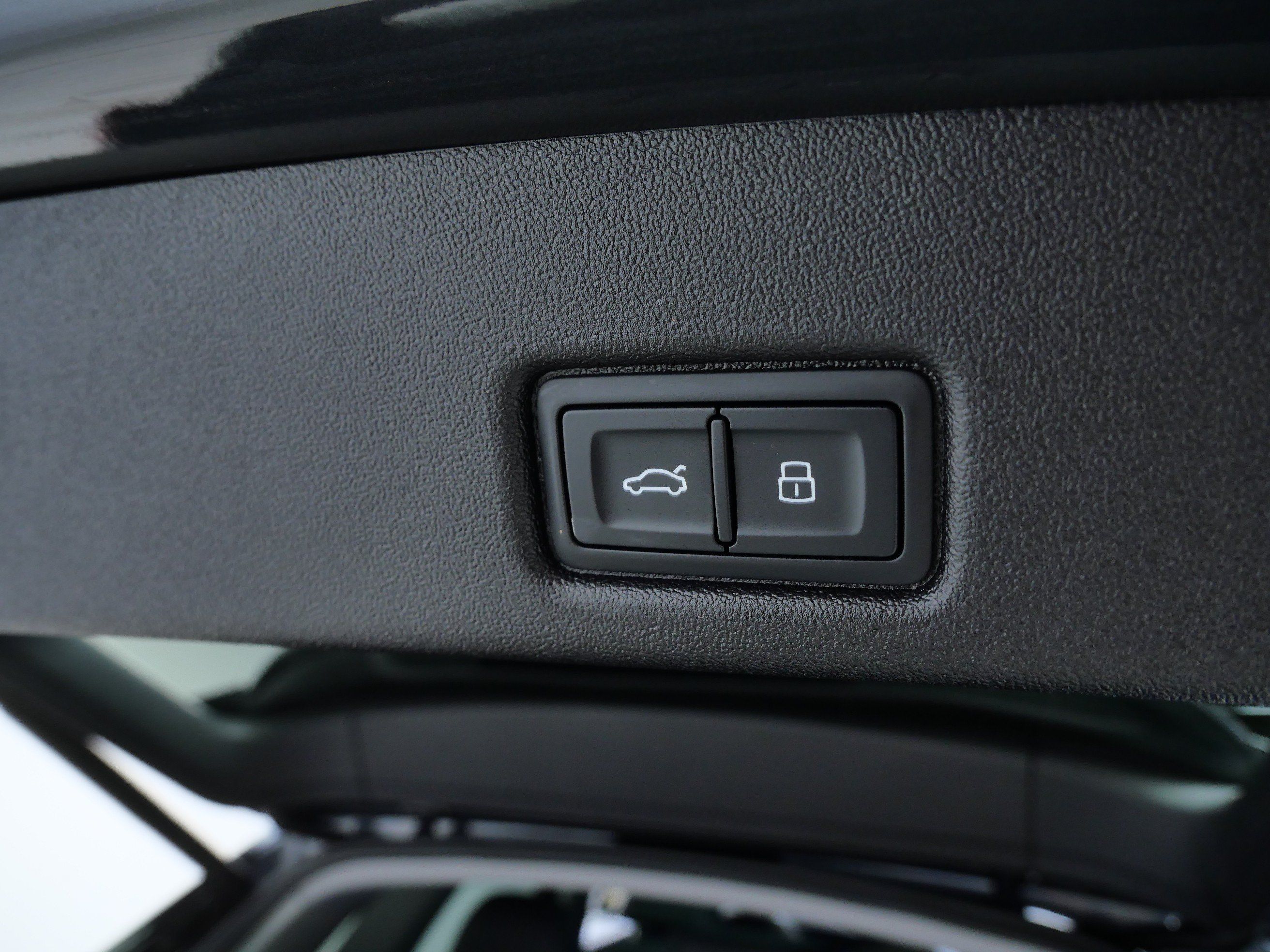 Used 2025 Audi Q5 Premium w/ Convenience Package AWD/4WD image 8