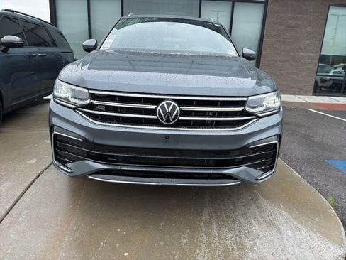 Used 2023 Volkswagen Tiguan SEL R-Line AWD/4WD image 8