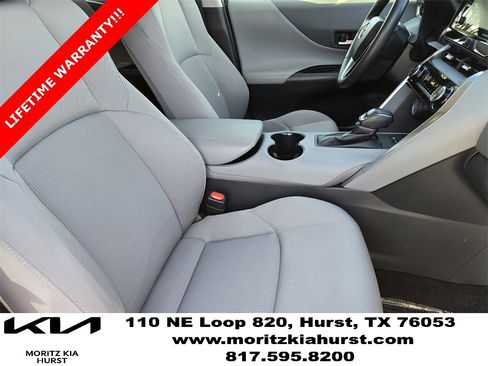 Used 2021 Toyota Venza LE image 20