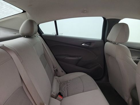 Used 2018 Chevrolet Cruze LS image 19