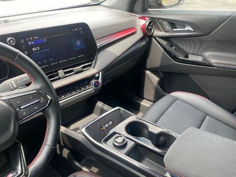 Used 2025 Chevrolet Equinox RS w/ Safety and Technology Package FWD image 24