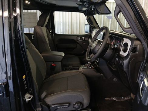 New 2026 Jeep Wrangler Unlimited Sport w/ Convenience Group image 29