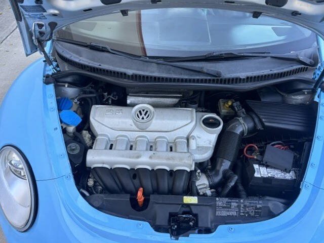 Used 2006 Volkswagen Beetle Convertible w/ Package 2 FWD image 9