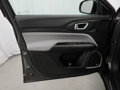 Certified 2023 Jeep Compass Latitude w/ Sun and Sound Group image 38