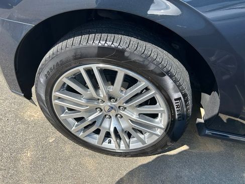 Used 2024 Ford Expedition Limited RWD image 5