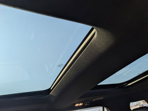 Used 2019 Ford Explorer Sport image 22