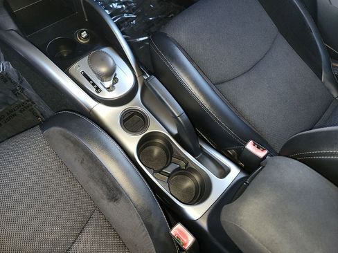 Used 2010 Mitsubishi Outlander XLS image 21