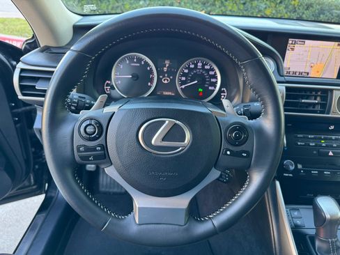Used 2014 Lexus IS 350 w/ Navigation Package RWD image 10