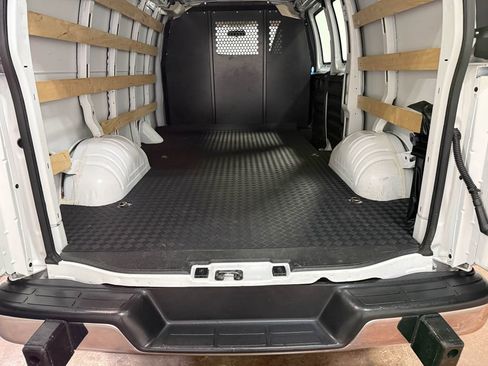 Used 2024 GMC Savana 2500 w/ Driver Convenience Package image 77