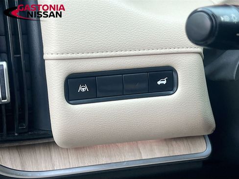 Used 2025 Nissan Armada Platinum w/ Convenience Package image 13