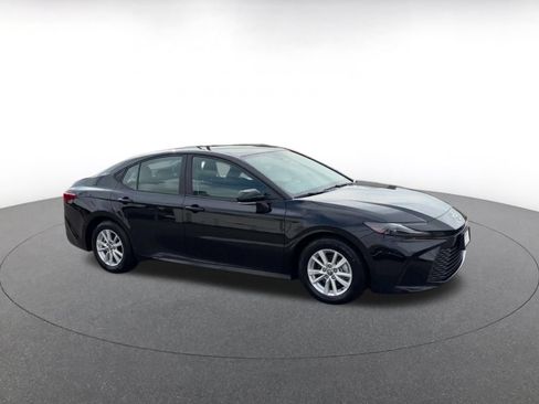 Used 2025 Toyota Camry LE FWD image 2