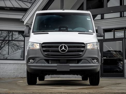 Used 2026 Mercedes-Benz Sprinter 2500 image 5