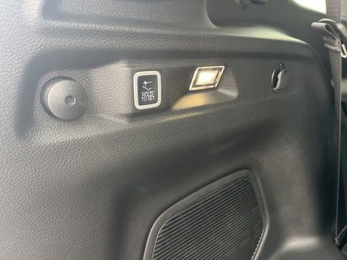 Used 2025 Jeep Grand Cherokee L Limited w/ Luxury Tech Group II image 13