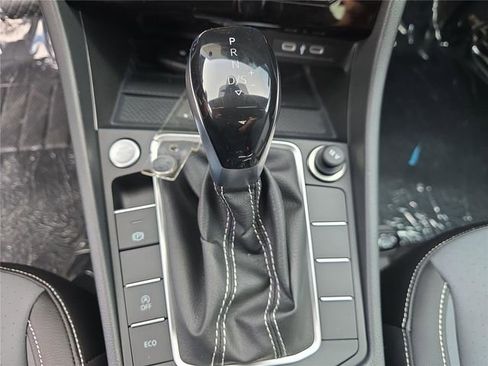 New 2026 Volkswagen Jetta SE image 17