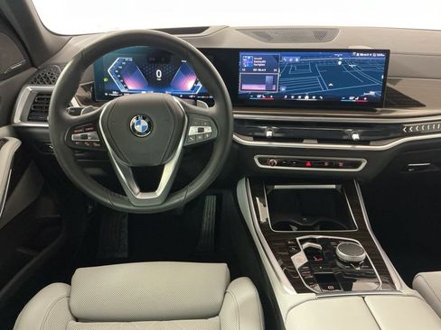 Certified 2025 BMW X5 sDrive40i image 9