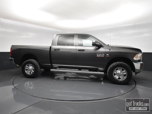 Used 2018 RAM 2500 Tradesman w/ Chrome Appearance Group AWD/4WD image 46
