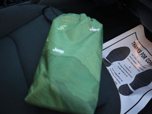 Used 2021 Jeep Gladiator Sport image 40