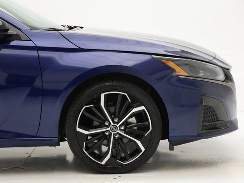 Used 2024 Nissan Altima 2.5 SR image 3