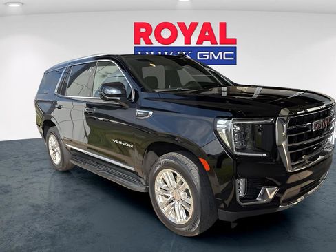 Used 2023 GMC Yukon SLT w/ SLT Premium Package image 3