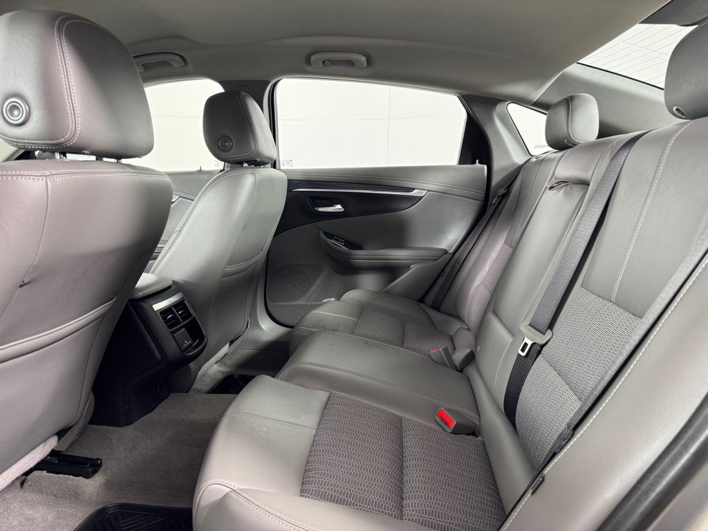 Used 2018 Chevrolet Impala LT w/ LT Convenience Package FWD image 19