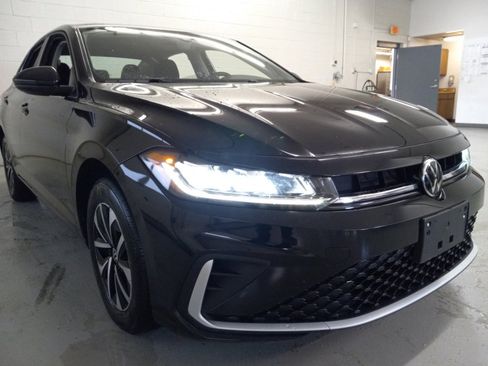 Used 2025 Volkswagen Jetta S image 5