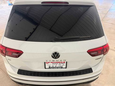 Certified 2023 Volkswagen Tiguan SE R-Line AWD/4WD image 16