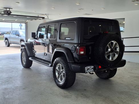Used 2020 Jeep Wrangler Unlimited Sahara AWD/4WD image 18