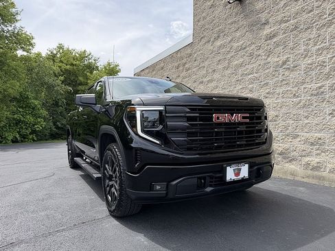 Used 2025 GMC Sierra 1500 Elevation AWD/4WD image 1