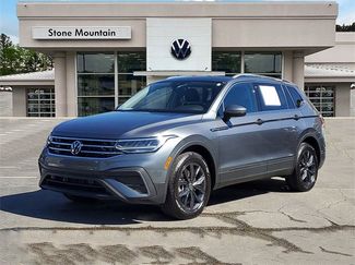 Certified 2023 Volkswagen Tiguan SE w/ Panoramic Sunroof Package 360° Tour